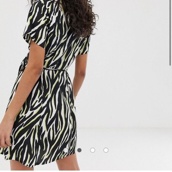 ASOS New Look Tall wrap dress in animal print NWT - Picture 2 of 4